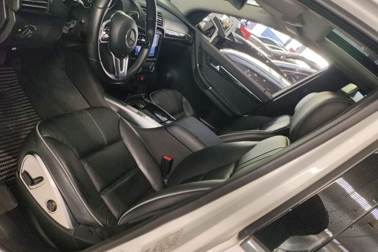 Used Mercedes-Benz R-Class 2017 R 320 4MATIC Business Edition Prestige Model