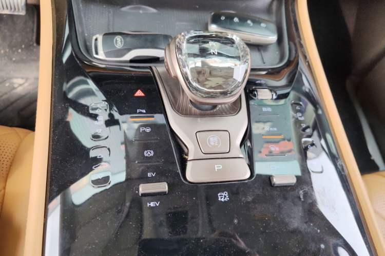 Used Denza D9 2022 DM-i 970 Four-Wheel Drive Flagship Model Gear Lever