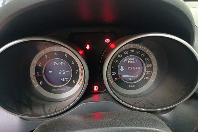 Used Bestune X80 2013 2.0L manual luxury version
