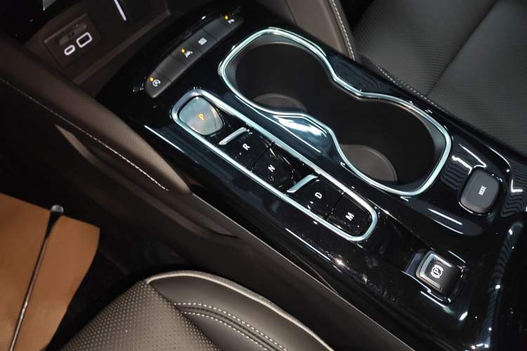 Used Buick Envision 2022 Encore S 652T Two-Wheel-Drive Luxury Model Gear Lever