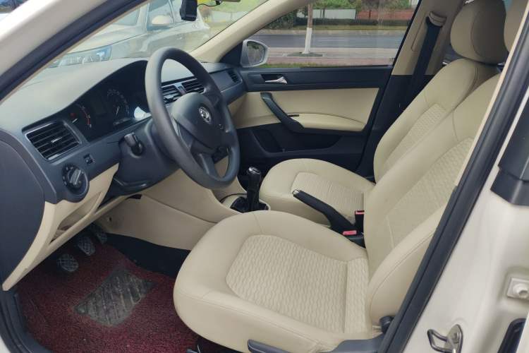 Used Skoda Rapid 2013 1.6L Manual Smart Selection Model