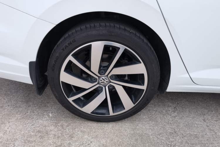 Used Volkswagen Sagitar 2022 280TSI DSG Excellence Edition Right Rear Wheel Hub