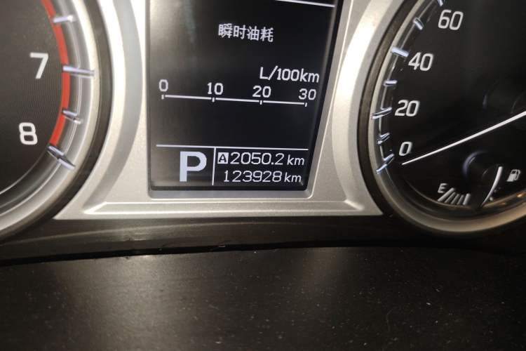 Used Suzuki Vitara 2016 1.4T Automatic Two-Wheel Drive Luxury Version Odometer Close Up