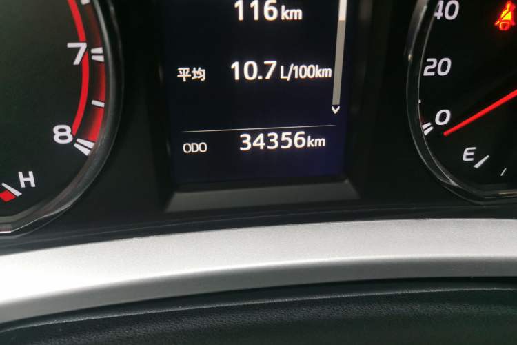 Used Toyota RAV4 2018 2.5L Automatic 4x4 Elite i Edition Odometer Close Up