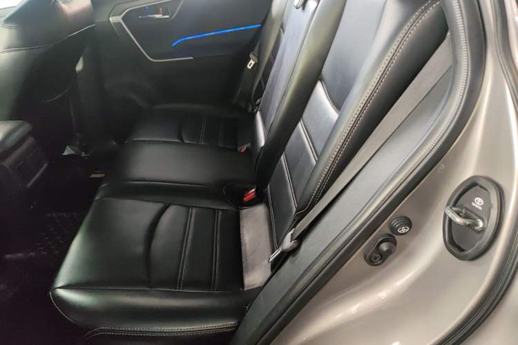 Used Toyota RAV4 2020 2.0L CVT Two-Wheel Drive Fashion Edition Left Rear Seat