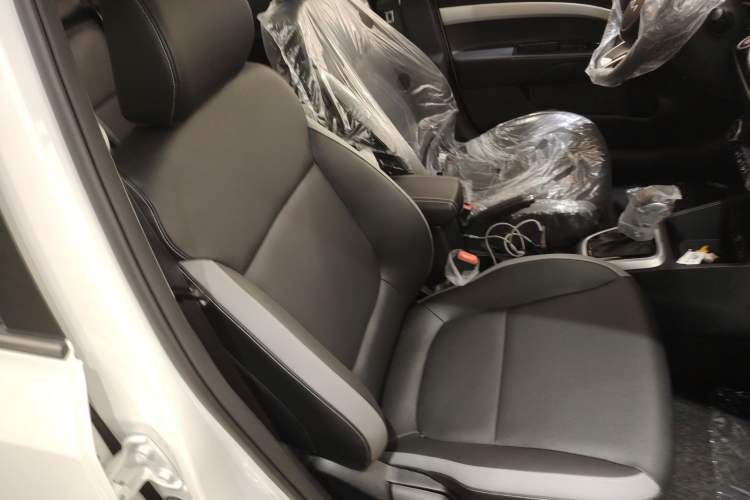 Used Kia kx1 Stonic 2021 1.4L CVT Sunroof Model
