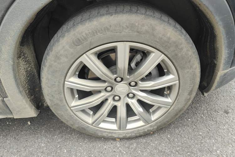 Used Cadillac XT4 2021 28T Two-Wheel Drive Luxury Version Right Front Wheel Hub