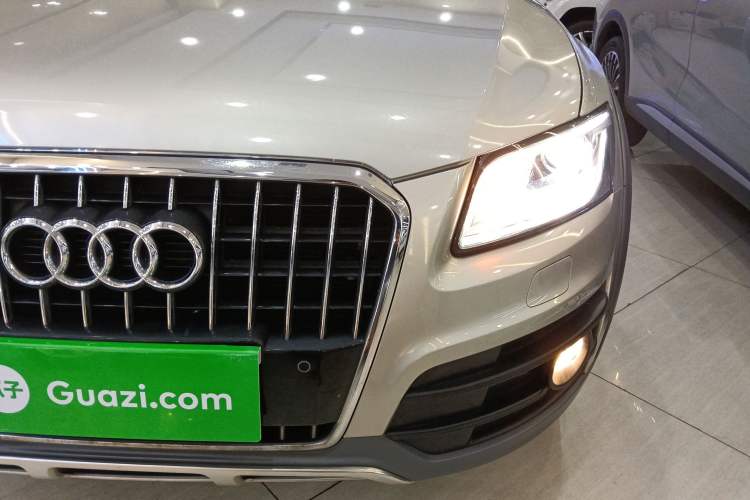 Used Audi Q5 2018 Collector's Edition 40 TFSI Technology Model