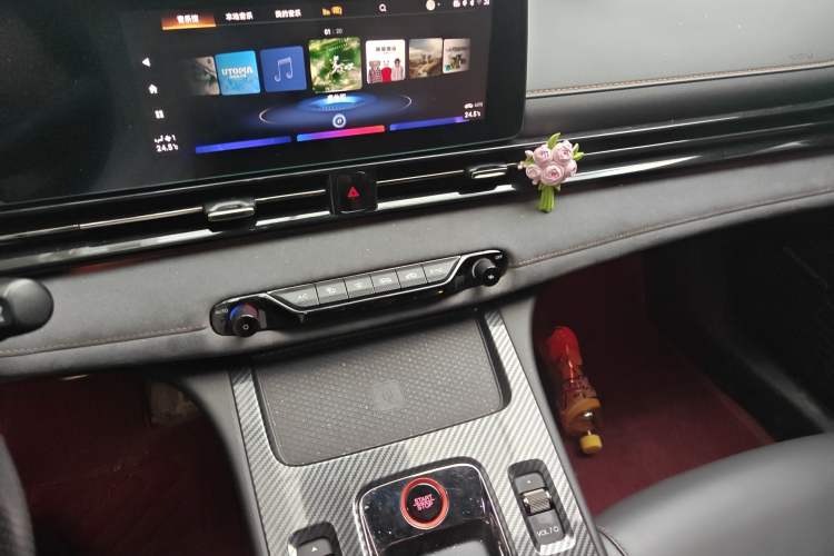 Used GAC Trumpchi EMPOW 2022 270T DCT J16 R-Style Track Edition Audio And AC Panel