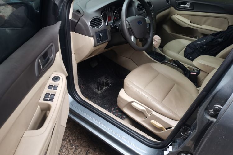 Used Ford Focus 2011 Sedan 1.8L Automatic Fashion Edition
