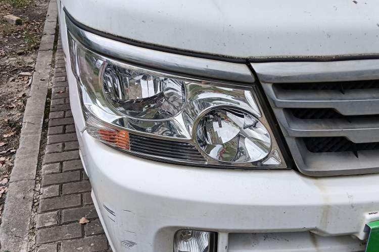 Used Jinbei Hiace 2014 2.0L Fifth-Generation Xiangyun Comfort Type 1 4G20C
