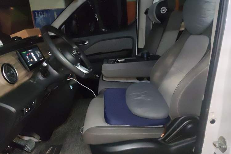 Used Ruichi EC75 2025 Model Passenger Vehicle Smart Driving Ultra-Charging Edition, Pioneer Type I, 52.16 kWh
