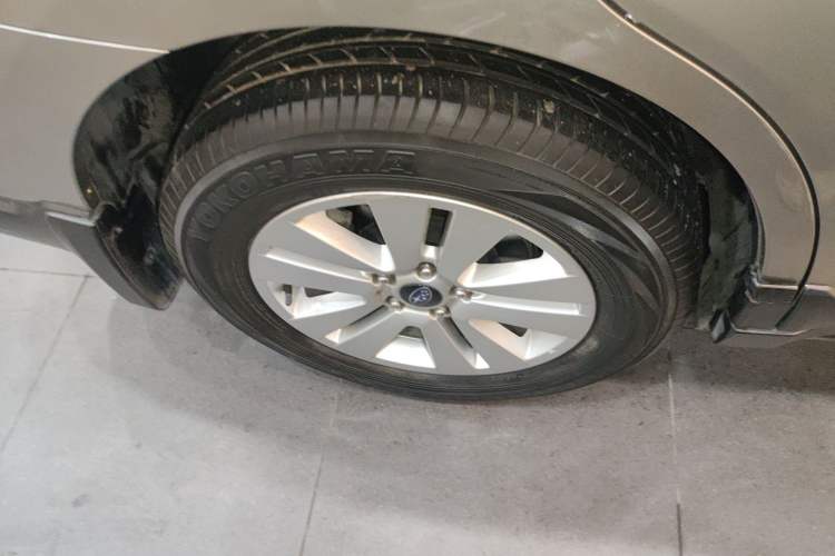 Used Subaru Outback 2015 2.5i Classic Edition Exterior 5