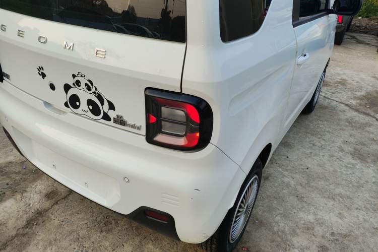 Used Geely Galaxy Panda 2023 Panda Mini 200km Endurance Bear