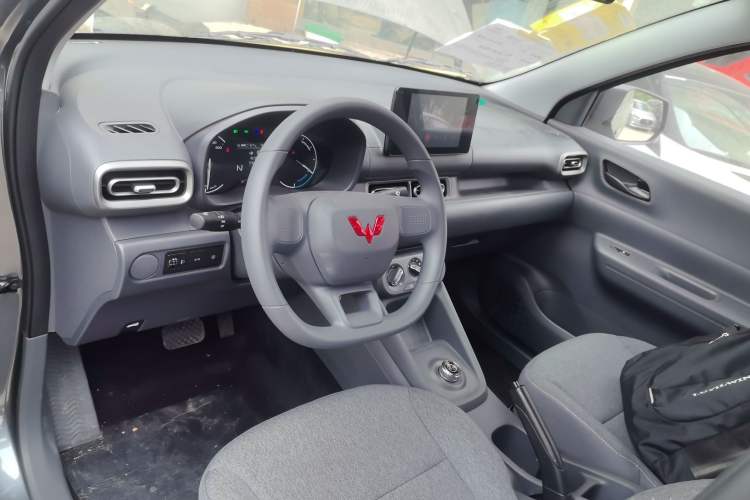 Used Wuling Hongguang New Energy 2024 All-Electric Model 300KM Standard Version