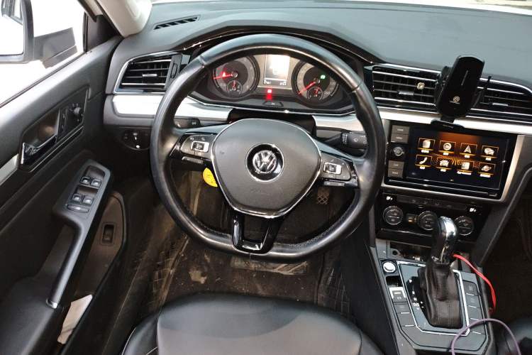 Used Volkswagen Lamando 2019 280TSI DSG Comfort Edition China VI standard
