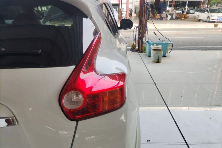 Used Infiniti ESQ 2014 1.6L Luxury Edition Right Rear Taillight