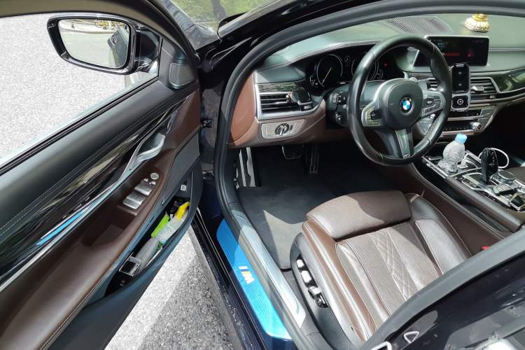 Used BMW 7 Series 2018 730Li Luxury Edition M Sport Package Driver Seat