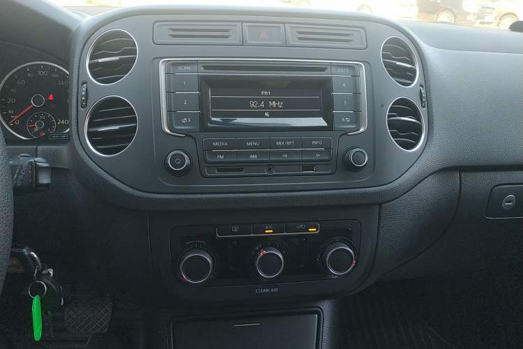 Used Volkswagen Tiguan L 2016 300TSI Automatic Two-Wheel Drive Trend Edition