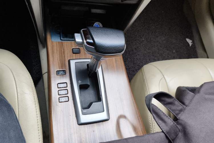 Used Nissan Teana 2011 2.5L XL Advanced Edition Gear Lever