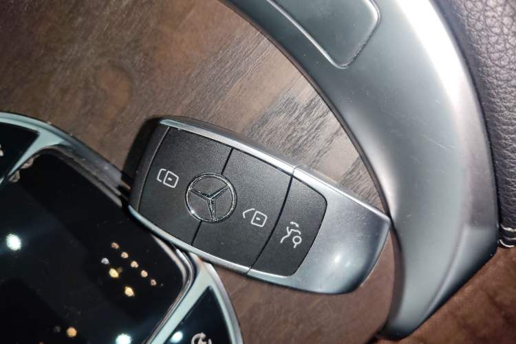 Used Mercedes-Benz GLC 2020 Facelift GLC 300 L 4MATIC Dynamic Edition Vehicle Key