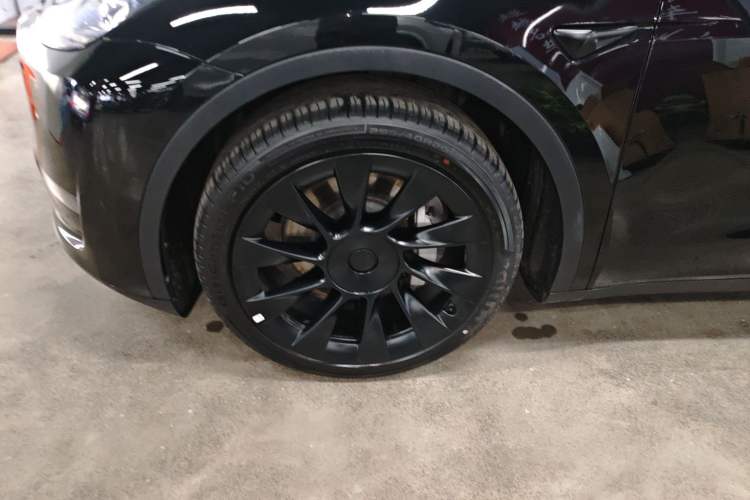 Used Tesla Model Y 2022 Long-Range All-Wheel-Drive Version
