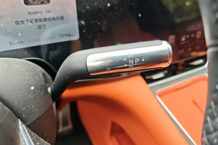 Used Hima AITO M8 2025 Extended-Range Max+ Version 53.4 kWh 6-Seater Edition Gear Lever