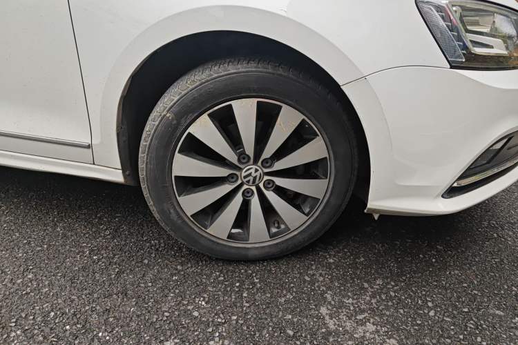 Used Volkswagen Sagitar 2015 230TSI Automatic Luxury Model