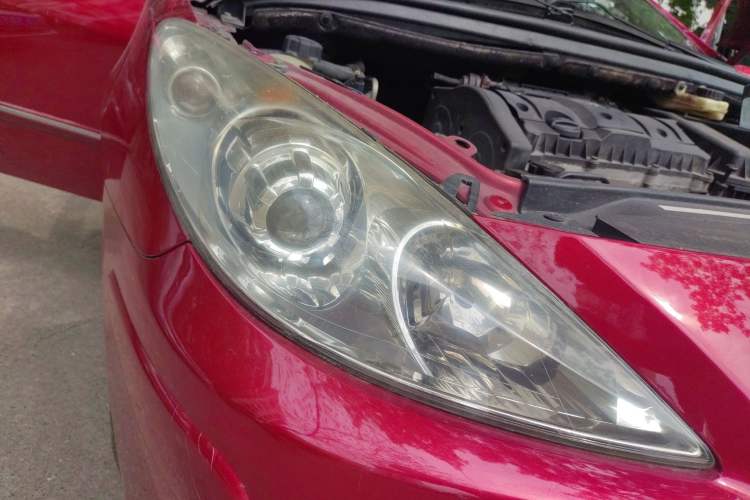 Used Peugeot 307 2010 Sedan 1.6L Manual Comfort Edition Right Front Headlight