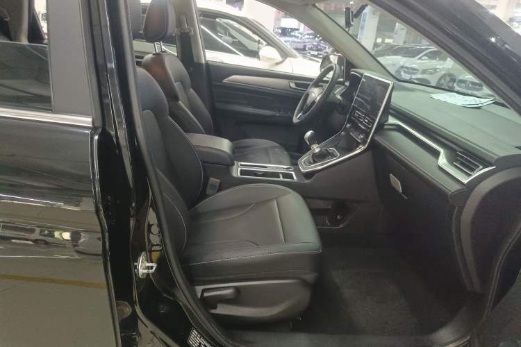 Used Haval M6 2021 PLUS 1.5T Manual Luxury Smart Connectivity Model Right Front Seat