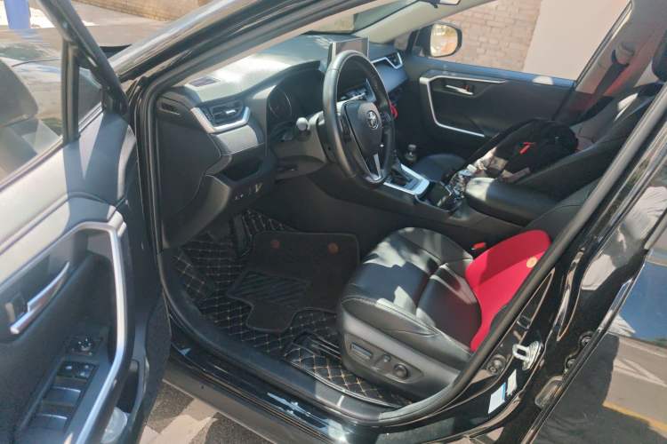 Used Toyota Wildlander 2021 2.0L CVT 4x4 Luxury Edition