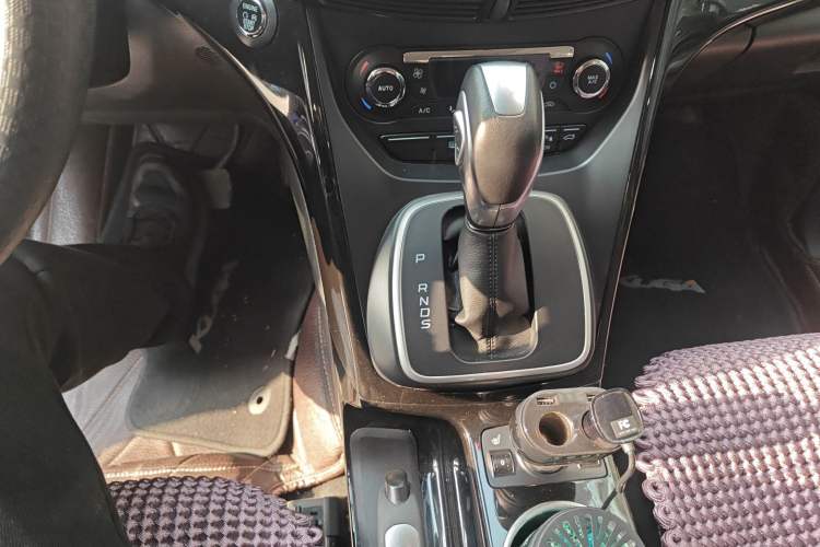 Used Ford Kuga 2015 2.0L GTDi Four-Wheel-Drive Sport Model