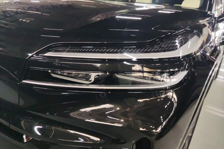 Used ONVO Luxeed L90 2025 Model—Max Six-Seater Version
