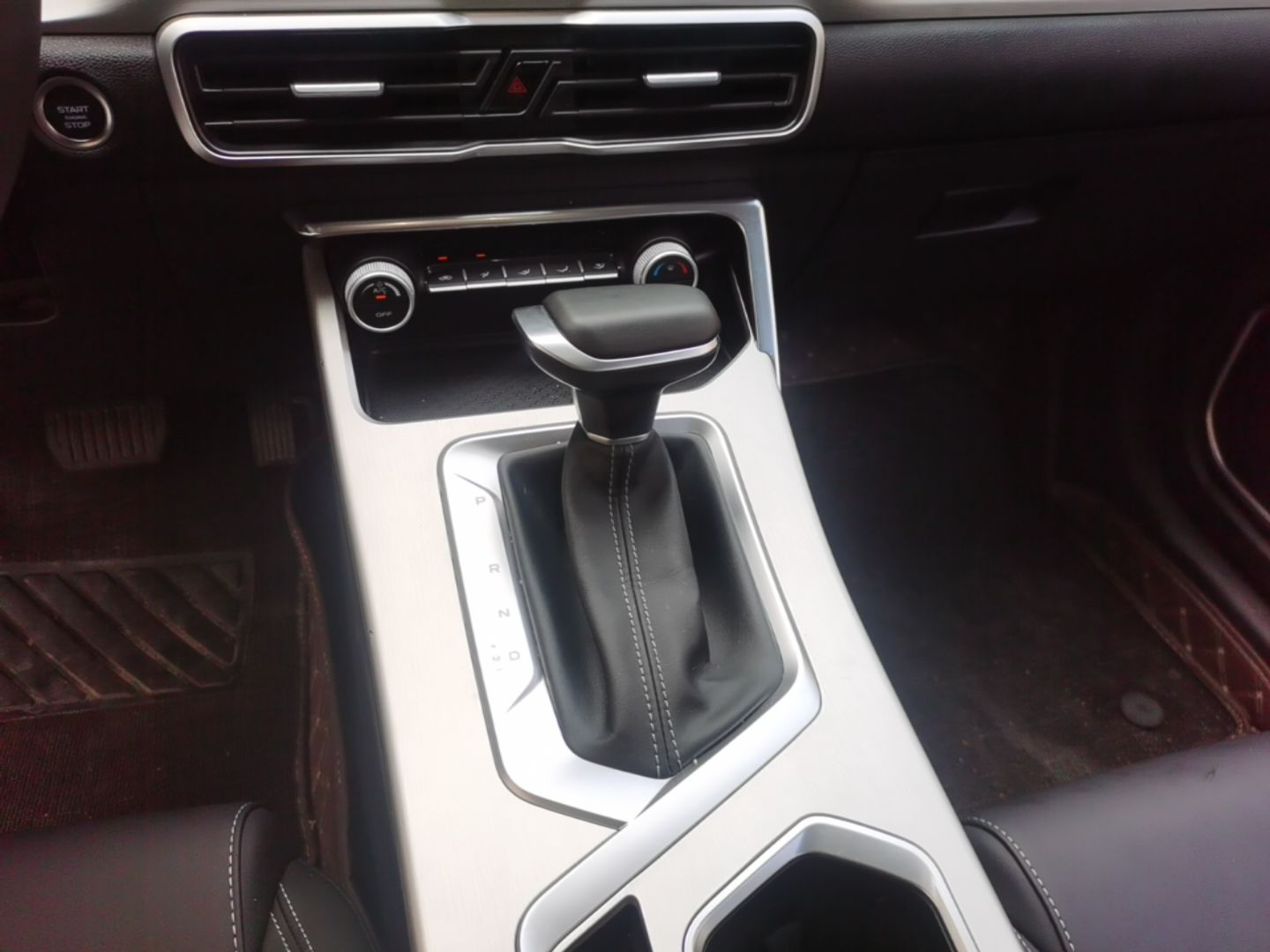 Geely Auto Coolray 2025 1.5L CVT Super Edition — снимка 16
