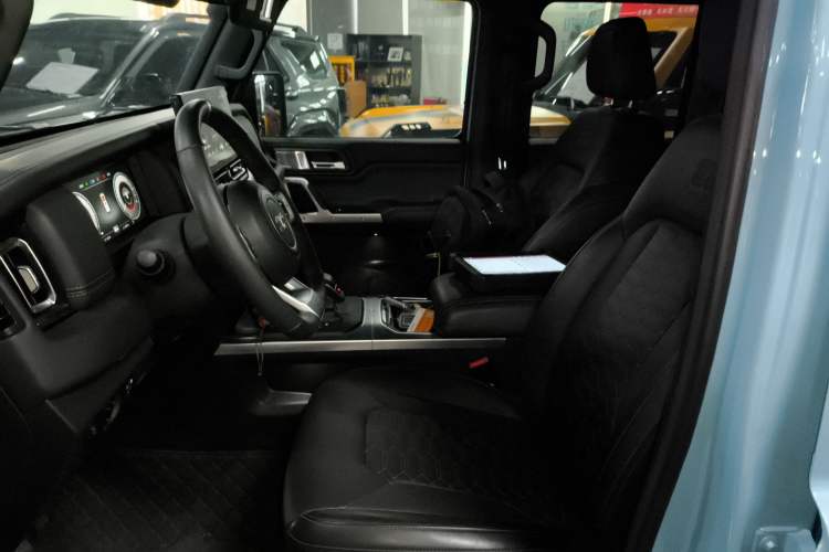 Used 212 T01 2025 2.0T Changfeng
