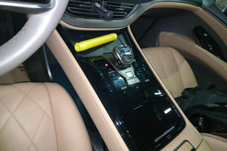 Used Denza D9 2022 DM-i 970 Four-Wheel Drive Flagship Model
