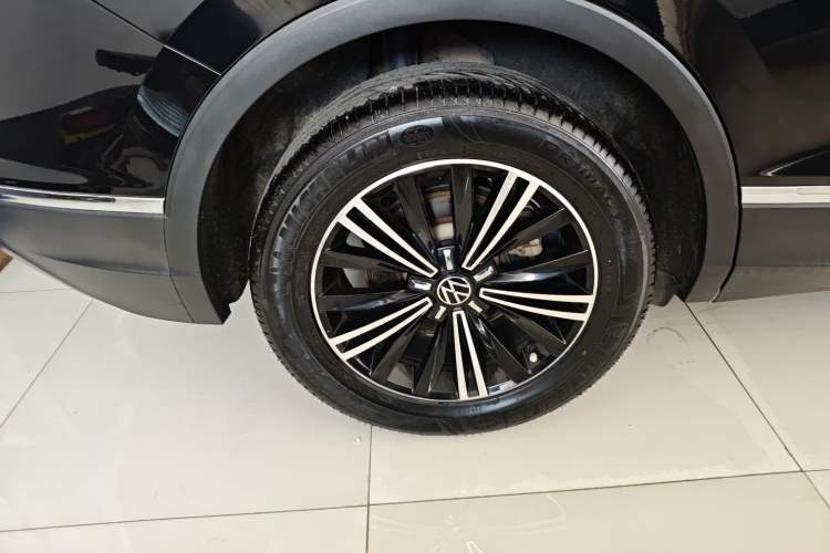 Used Volkswagen Tiguan L 2021 330TSI Automatic Two-Wheel Drive Smart Edition Right Rear Wheel Hub