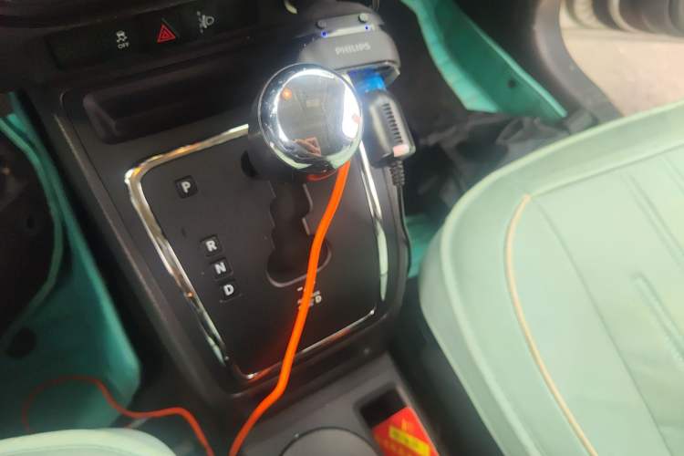 Used Jeep Compass 2011 2.4L four-wheel-drive sport version Gear Lever