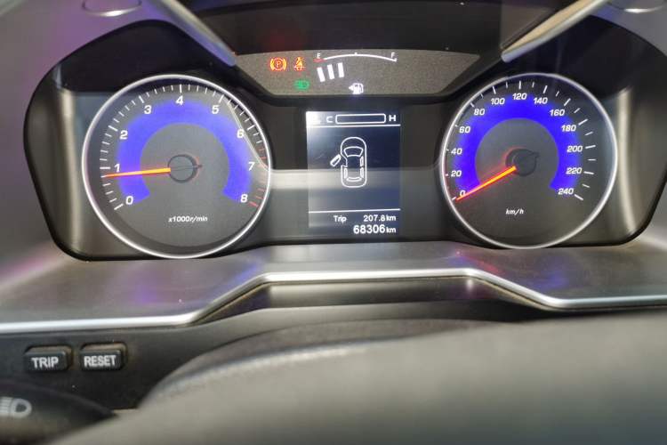 Used Geely Auto Emgrand 2016 Sedan 1.5L Manual Luxury Model Odometer Close Up