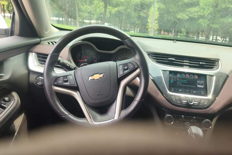 Used Chevrolet Malibu 2016 1.6T Automatic Luxury Edition Steering Wheel