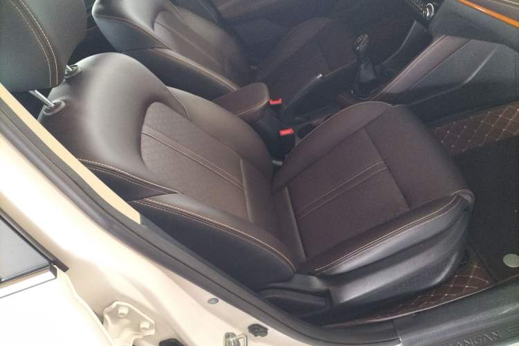 Used CHANGAN Eado DT 2019 1.6L Manual Enjoyment Model China VI Standard Right Front Seat