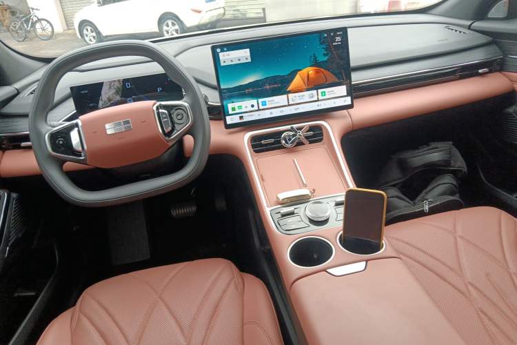 Used Geely Galaxy L6 2025 EM-i 140km Long-Range Version