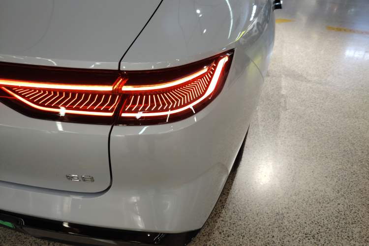 Used Geely Galaxy E8 2025 700 km Long-Range Intelligent Driving Version
