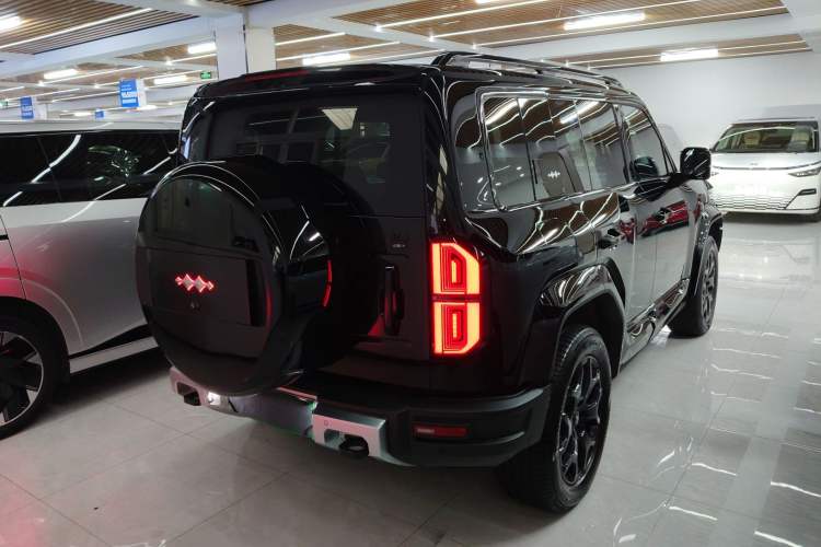 Used Formula Leopard 5 2023 Cloud Ride Flagship Edition
