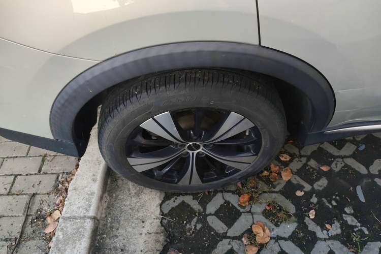 Used Roewe RX5 2020 PLUS 300TGI Automatic Ali National Style Luxury Edition