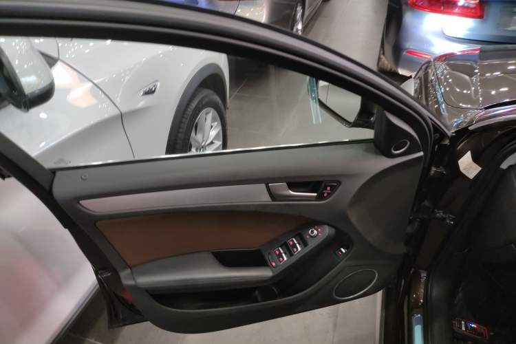 Used Audi A4 2014 40 TFSI allroad quattro plus version
