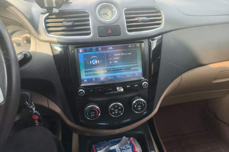 Used Wuling Hongguang 2014 1.5L S Luxury Model
