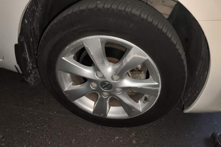 Used Nissan Tiida 2014 1.6L CVT Smart Model Right Front Wheel Hub