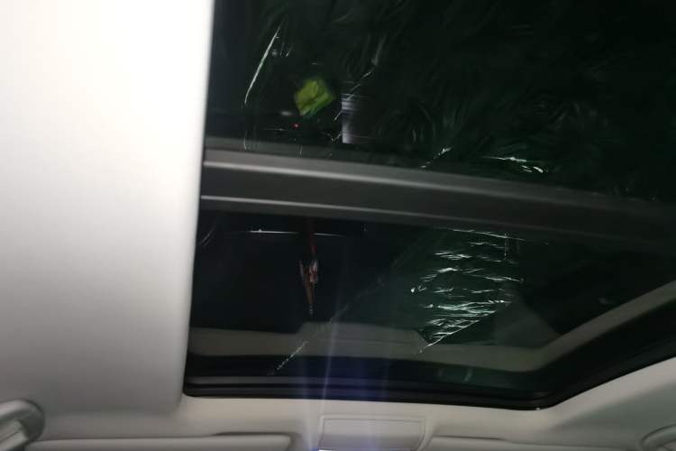 Used Volkswagen Teramont 2020 Revised Version 330TSI Two-Wheel Drive Luxury Edition Headliner