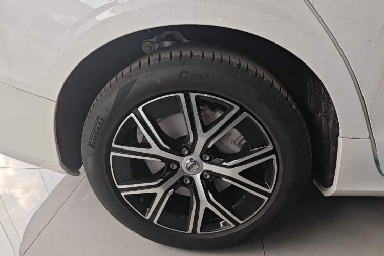 Used Volvo S60 2026 Model B4 Zhiyi Luxury Edition